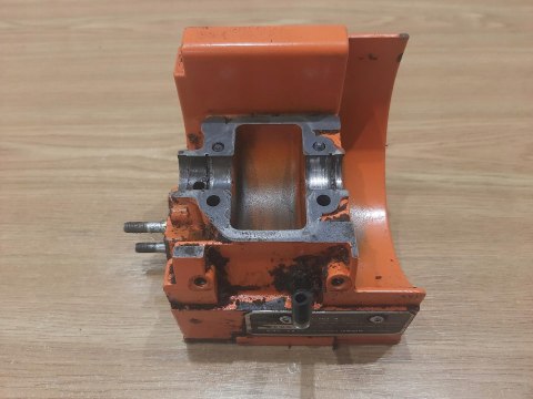 OLEO-MAC 234F KARTER OBUDOWA SILNIKA KORPUS OLEO-MAC 234F KARTER OBUDOWA SILNIKA KORPUS