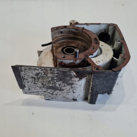 STIHL 041 AV KARTER OBUDOWA SILNIKA KORPUS STIHL 041 AV KARTER OBUDOWA SILNIKA KORPUS
