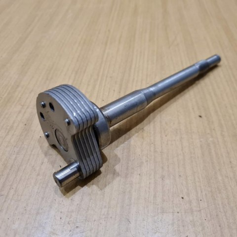 IKRA BT 1045 WAŁ KORBOWY IKRA BT 1045 WAŁ KORBOWY