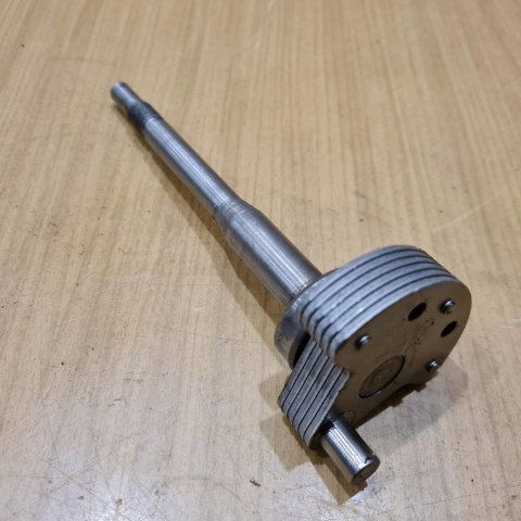 IKRA BT 1045 WAŁ KORBOWY IKRA BT 1045 WAŁ KORBOWY