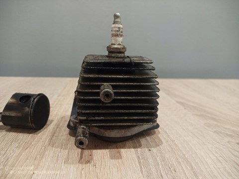 IKRA BT 1045/1 CYLINDER TŁOK ORYGINAŁ KOMPLET IKRA BT 1045/1 CYLINDER TŁOK ORYGINAŁ KOMPLET