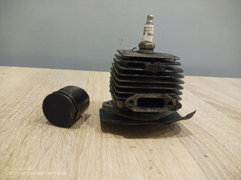 IKRA BT 1045/1 CYLINDER TŁOK ORYGINAŁ KOMPLET IKRA BT 1045/1 CYLINDER TŁOK ORYGINAŁ KOMPLET