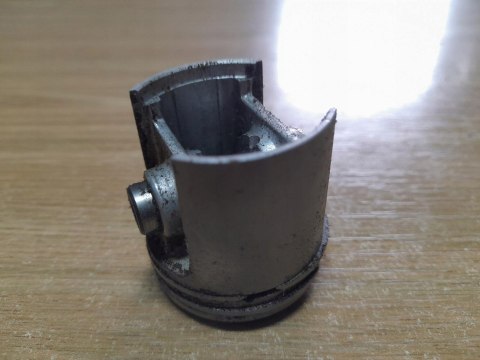 CASTOR C-40 CYLINDER TŁOK ORYGINAŁ KOMPLET CASTOR C-40 CYLINDER TŁOK ORYGINAŁ KOMPLET