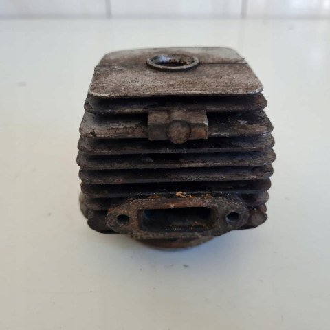 IKRA BT 1040/1 CYLINDER TŁOK ORYGINAŁ KOMPLET IKRA BT 1040/1 CYLINDER TŁOK ORYGINAŁ KOMPLET
