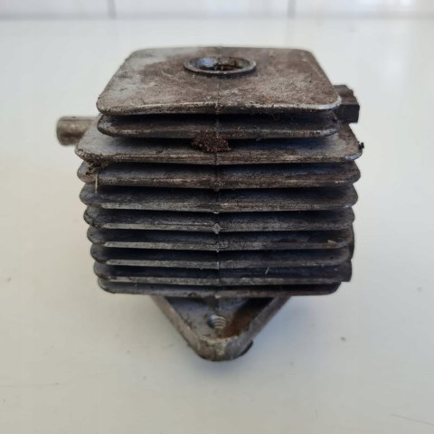 IKRA BT 1040/1 CYLINDER TŁOK ORYGINAŁ KOMPLET IKRA BT 1040/1 CYLINDER TŁOK ORYGINAŁ KOMPLET