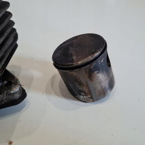IKRA BT 1040/1 CYLINDER TŁOK ORYGINAŁ KOMPLET IKRA BT 1040/1 CYLINDER TŁOK ORYGINAŁ KOMPLET