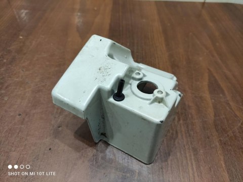STIHL 030 AV OSŁONA OBUDOWA MOCOWANIE GAŹNIKA STIHL 030 AV OSŁONA OBUDOWA MOCOWANIE GAŹNIKA