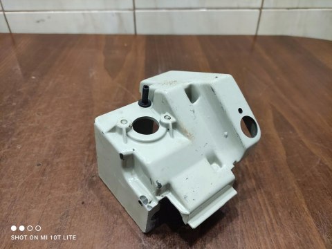 STIHL 030 AV OSŁONA OBUDOWA MOCOWANIE GAŹNIKA STIHL 030 AV OSŁONA OBUDOWA MOCOWANIE GAŹNIKA