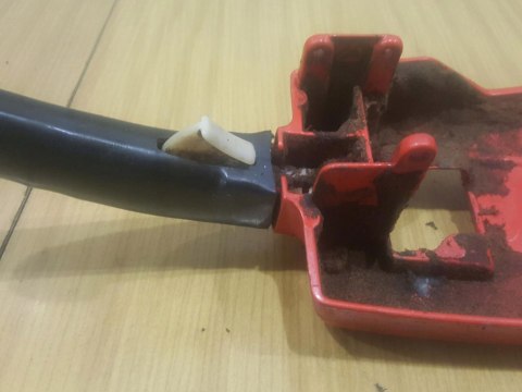 STIHL 030 AV RĄCZKA GAZU RĘKOJEŚĆ OSŁONA OBUDOWA STIHL 030 AV RĄCZKA GAZU RĘKOJEŚĆ OSŁONA OBUDOWA