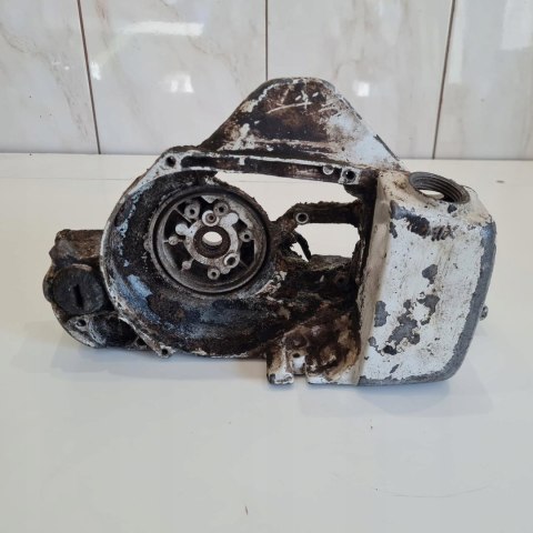 STIHL 031 032 AV KARTER OBUDOWA SILNIKA KORPUS STIHL 031 032 AV KARTER OBUDOWA SILNIKA KORPUS