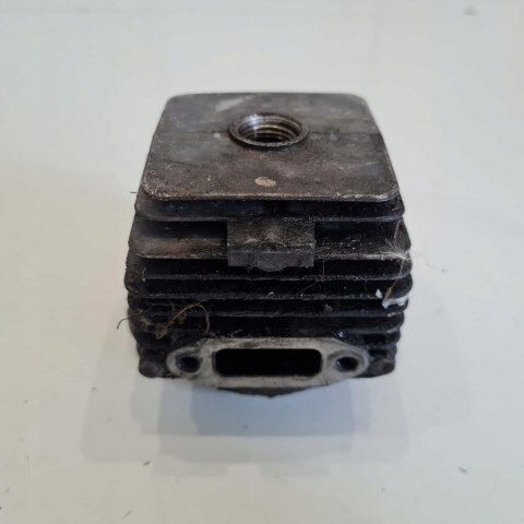 IKRA BT 1040 CYLINDER TŁOK ORYGINAŁ KOMPLET IKRA BT 1040 CYLINDER TŁOK ORYGINAŁ KOMPLET