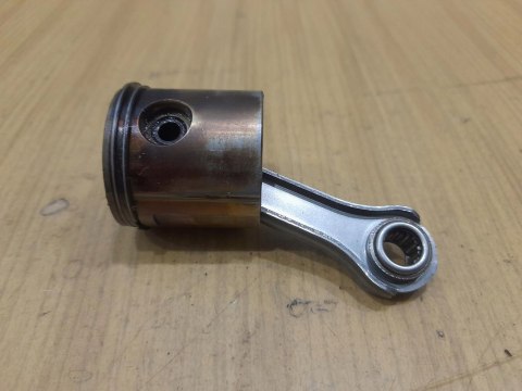 IKRA BT 1035 CYLINDER TŁOK ORYGINAŁ KOMPLET IKRA BT 1035 CYLINDER TŁOK ORYGINAŁ KOMPLET