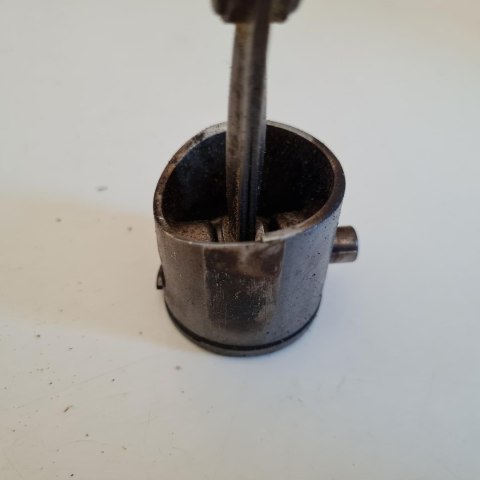 IKRA BT 1035 CYLINDER TŁOK ORYGINAŁ KOMPLET IKRA BT 1035 CYLINDER TŁOK ORYGINAŁ KOMPLET