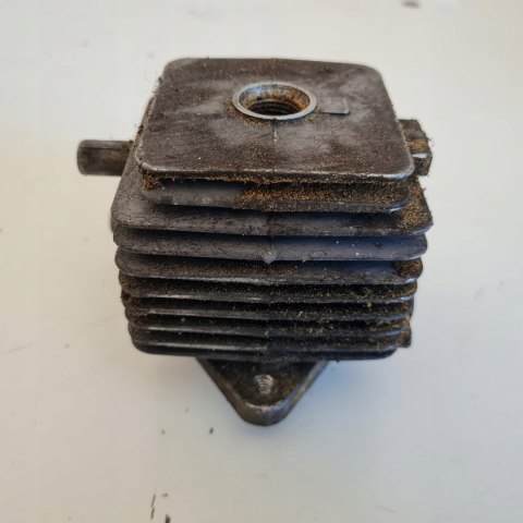 IKRA BT 1035 CYLINDER TŁOK ORYGINAŁ KOMPLET IKRA BT 1035 CYLINDER TŁOK ORYGINAŁ KOMPLET