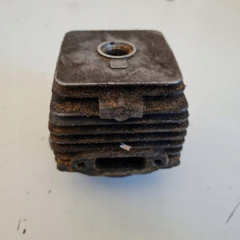 IKRA BT 1035 CYLINDER TŁOK ORYGINAŁ KOMPLET IKRA BT 1035 CYLINDER TŁOK ORYGINAŁ KOMPLET