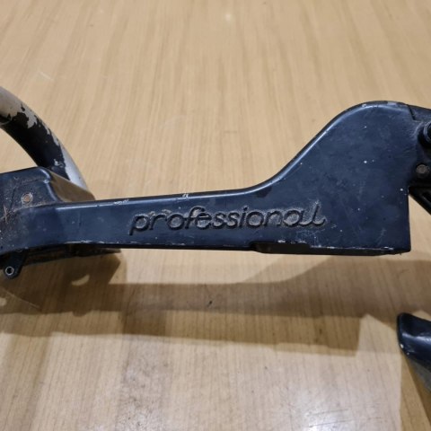 STIHL 020 RĄCZKA GAZU RĘKOJEŚĆ OBUDOWA UCHWYT STIHL 020 RĄCZKA GAZU RĘKOJEŚĆ OBUDOWA UCHWYT