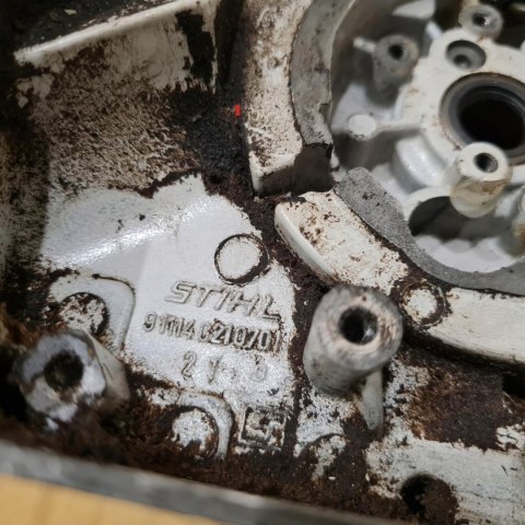 STIHL 020 AV KARTER OBUDOWA SILNIKA KORPUS ZBIORNIK STIHL 020 AV KARTER OBUDOWA SILNIKA KORPUS ZBIORNIK