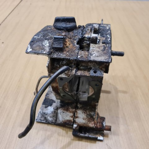 STIHL 020 AV KARTER OBUDOWA SILNIKA KORPUS ZBIORNIK STIHL 020 AV KARTER OBUDOWA SILNIKA KORPUS ZBIORNIK