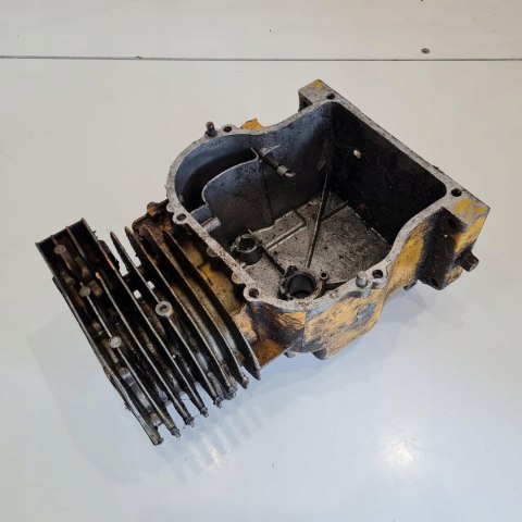BRIGGS & STRATTON QUANTUM 4HP KARTER CYLINDER OBUDOWA BRIGGS & STRATTON QUANTUM 4HP KARTER CYLINDER OBUDOWA