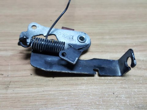 BRIGGS STRATTON QUATTRO 40 CIĘGNO DŹWIGNIA UCHWYT BRIGGS STRATTON QUATTRO 40 CIĘGNO DŹWIGNIA UCHWYT