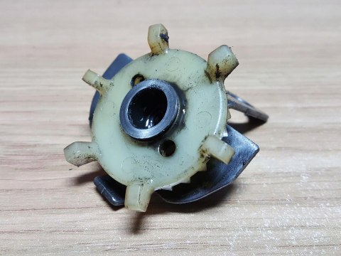 BRIGGS STRATTON QUATTRO 40 REGULATOR OBROTÓW BRIGGS STRATTON QUATTRO 40 REGULATOR OBROTÓW