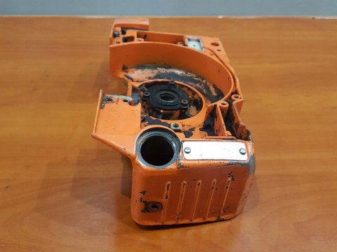 HUSQVARNA 61 KARTER OBUDOWA SILNIKA POŁÓWKA KORPUS HUSQVARNA 61 KARTER OBUDOWA SILNIKA POŁÓWKA KORPUS