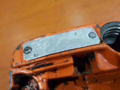 HUSQVARNA 61 KARTER OBUDOWA SILNIKA POŁÓWKA KORPUS HUSQVARNA 61 KARTER OBUDOWA SILNIKA POŁÓWKA KORPUS