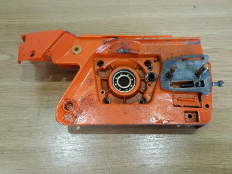 HUSQVARNA 66 KARTER OBUDOWA BLOK SILNIKA POŁÓWKA HUSQVARNA 66 KARTER OBUDOWA BLOK SILNIKA POŁÓWKA