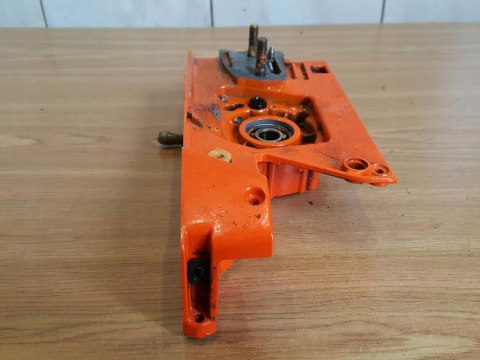 HUSQVARNA 66 KARTER OBUDOWA BLOK SILNIKA POŁÓWKA HUSQVARNA 66 KARTER OBUDOWA BLOK SILNIKA POŁÓWKA