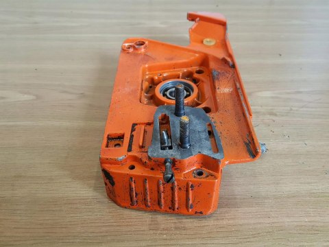 HUSQVARNA 66 KARTER OBUDOWA BLOK SILNIKA POŁÓWKA HUSQVARNA 66 KARTER OBUDOWA BLOK SILNIKA POŁÓWKA