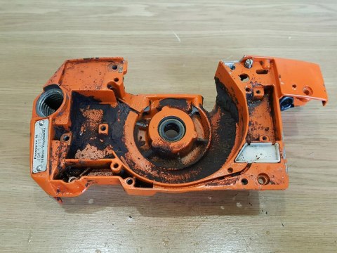 HUSQVARNA 66 KARTER OBUDOWA BLOK SILNIKA POŁÓWKA HUSQVARNA 66 KARTER OBUDOWA BLOK SILNIKA POŁÓWKA