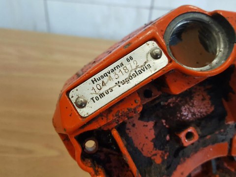 HUSQVARNA 66 KARTER OBUDOWA BLOK SILNIKA POŁÓWKA HUSQVARNA 66 KARTER OBUDOWA BLOK SILNIKA POŁÓWKA