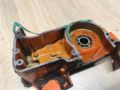 HUSQVARNA 66 KARTER OBUDOWA SILNIKA KORPUS HUSQVARNA 66 KARTER OBUDOWA SILNIKA KORPUS