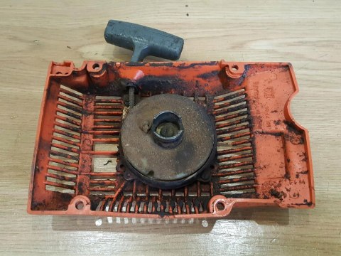 HUSQVARNA 66 SZARPAK STARTER ROZRUSZNIK OBUDOWA HUSQVARNA 66 SZARPAK STARTER ROZRUSZNIK OBUDOWA
