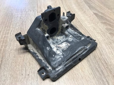HUSQVARNA K 750 PODSTAWA OSŁONA OBUDOWA FILTRA HUSQVARNA K 750 PODSTAWA OSŁONA OBUDOWA FILTRA