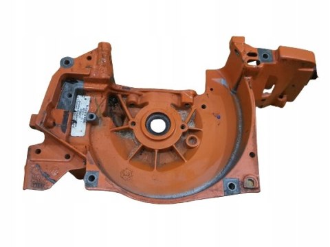 HUSQVARNA K960 KARTER OBUDOWA SILNIKA POŁÓWKA HUSQVARNA K960 KARTER OBUDOWA SILNIKA POŁÓWKA