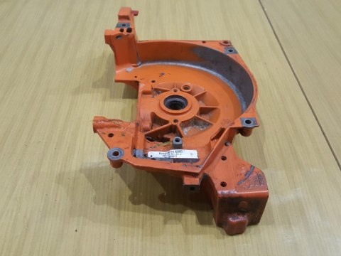 HUSQVARNA K960 KARTER OBUDOWA SILNIKA POŁÓWKA HUSQVARNA K960 KARTER OBUDOWA SILNIKA POŁÓWKA