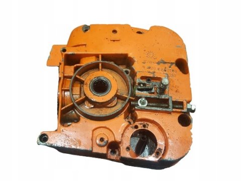 STIHL 015 KARTER OBUDOWA SILNIKA POŁÓWKA BLOK STIHL 015 KARTER OBUDOWA SILNIKA POŁÓWKA BLOK