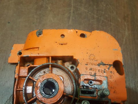 STIHL 015 KARTER OBUDOWA SILNIKA POŁÓWKA BLOK STIHL 015 KARTER OBUDOWA SILNIKA POŁÓWKA BLOK
