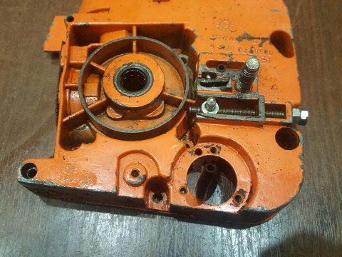 STIHL 015 KARTER OBUDOWA SILNIKA POŁÓWKA BLOK STIHL 015 KARTER OBUDOWA SILNIKA POŁÓWKA BLOK