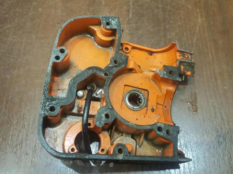 STIHL 015 KARTER OBUDOWA SILNIKA POŁÓWKA BLOK STIHL 015 KARTER OBUDOWA SILNIKA POŁÓWKA BLOK