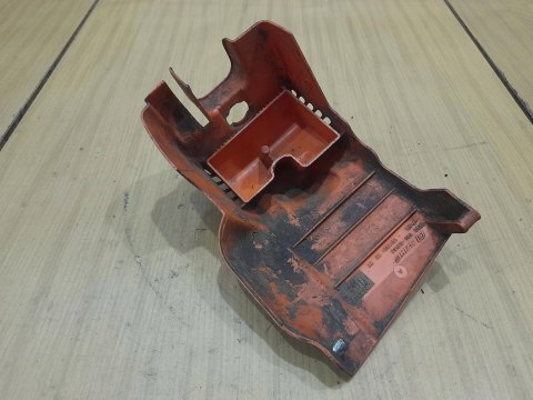 STIHL 017 018 MS 170 180 OSŁONA OBUDOWA POKRYWA STIHL 017 018 MS 170 180 OSŁONA OBUDOWA POKRYWA
