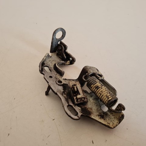 BRIGGS & STRATTON 4HP STELAŻ MOCOWANIE DŹWIGNIA BRIGGS & STRATTON 4HP STELAŻ MOCOWANIE DŹWIGNIA