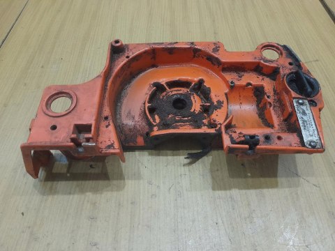 HUSQVARNA 50 KARTER OBUDOWA SILNIKA POŁÓWKA BLOK HUSQVARNA 50 KARTER OBUDOWA SILNIKA POŁÓWKA BLOK