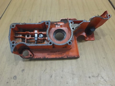 HUSQVARNA 50 KARTER OBUDOWA SILNIKA POŁÓWKA BLOK HUSQVARNA 50 KARTER OBUDOWA SILNIKA POŁÓWKA BLOK
