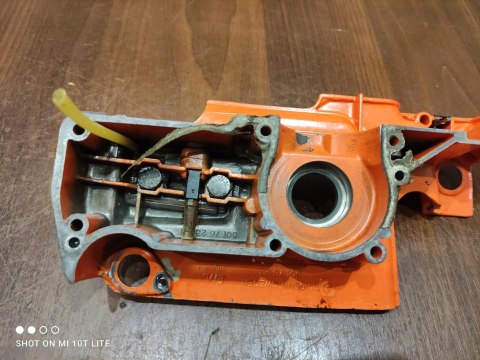 HUSQVARNA 50 KARTER OBUDOWA SILNIKA POŁÓWKA BLOK HUSQVARNA 50 KARTER OBUDOWA SILNIKA POŁÓWKA BLOK