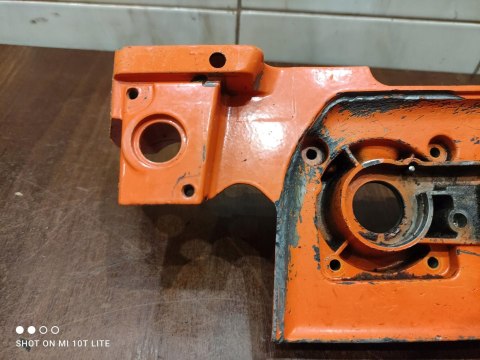 HUSQVARNA 50 KARTER OBUDOWA SILNIKA POŁÓWKA BLOK HUSQVARNA 50 KARTER OBUDOWA SILNIKA POŁÓWKA BLOK