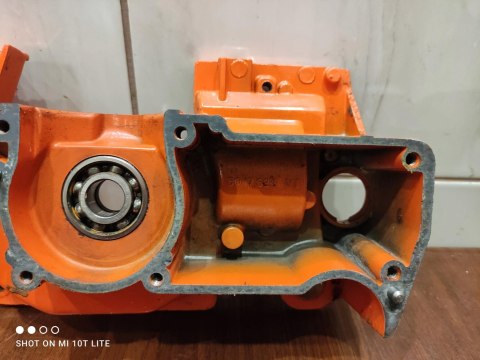 HUSQVARNA 50 KARTER OBUDOWA SILNIKA POŁÓWKA BLOK HUSQVARNA 50 KARTER OBUDOWA SILNIKA POŁÓWKA BLOK