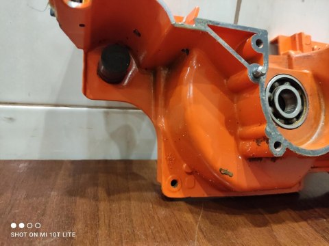 HUSQVARNA 50 KARTER OBUDOWA SILNIKA POŁÓWKA BLOK HUSQVARNA 50 KARTER OBUDOWA SILNIKA POŁÓWKA BLOK