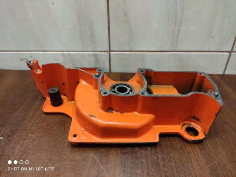 HUSQVARNA 50 KARTER OBUDOWA SILNIKA POŁÓWKA BLOK HUSQVARNA 50 KARTER OBUDOWA SILNIKA POŁÓWKA BLOK